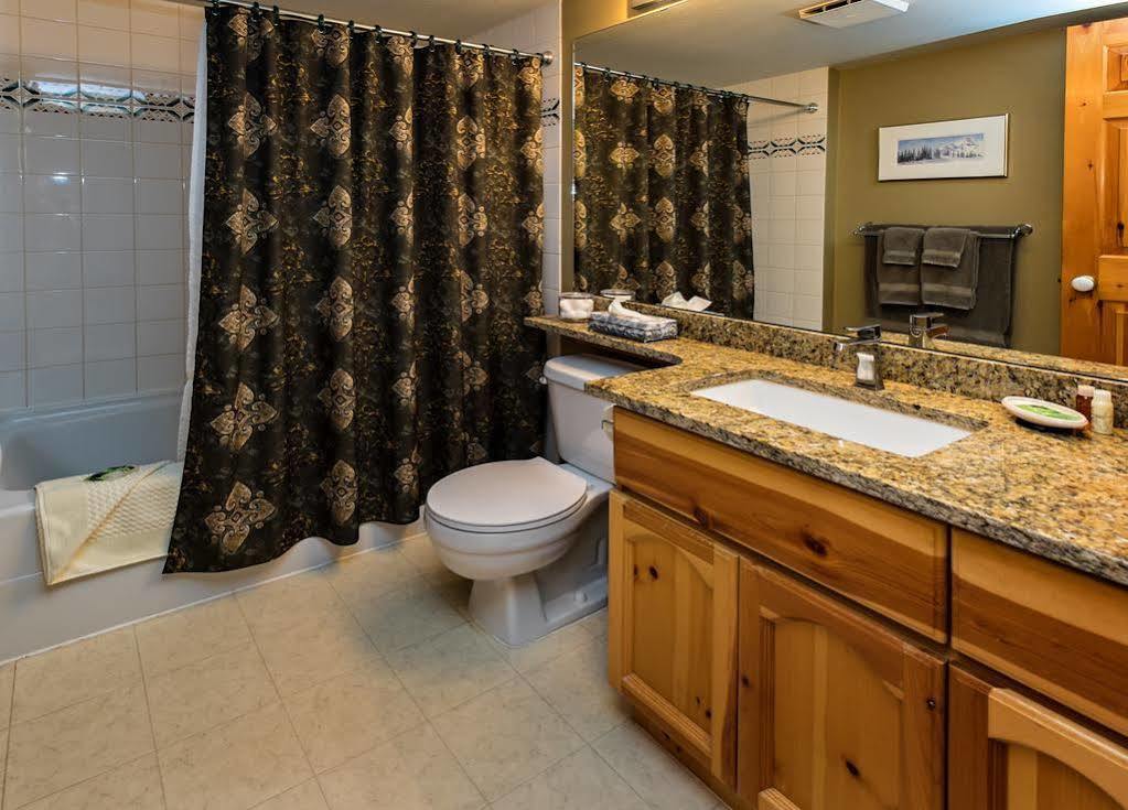 Westwind Properties At Valhalla Whistler Extérieur photo