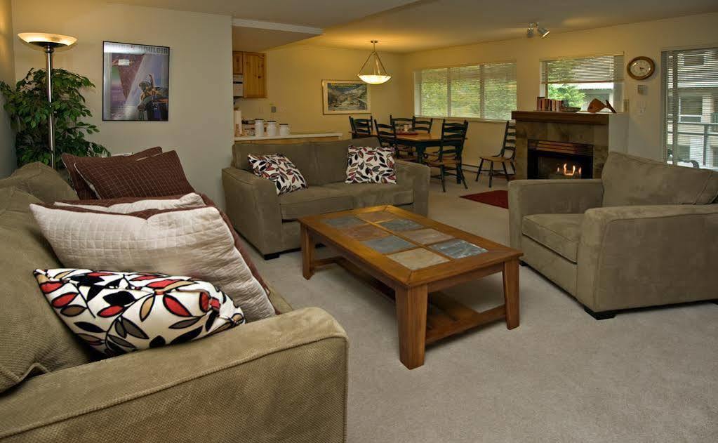 Westwind Properties At Valhalla Whistler Extérieur photo